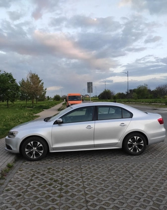 Volkswagen Jetta cena 34500 przebieg: 133000, rok produkcji 2014 z Urzędów małe 154